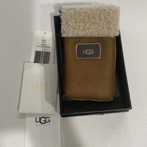 Ugg chocolate te bomber keychain